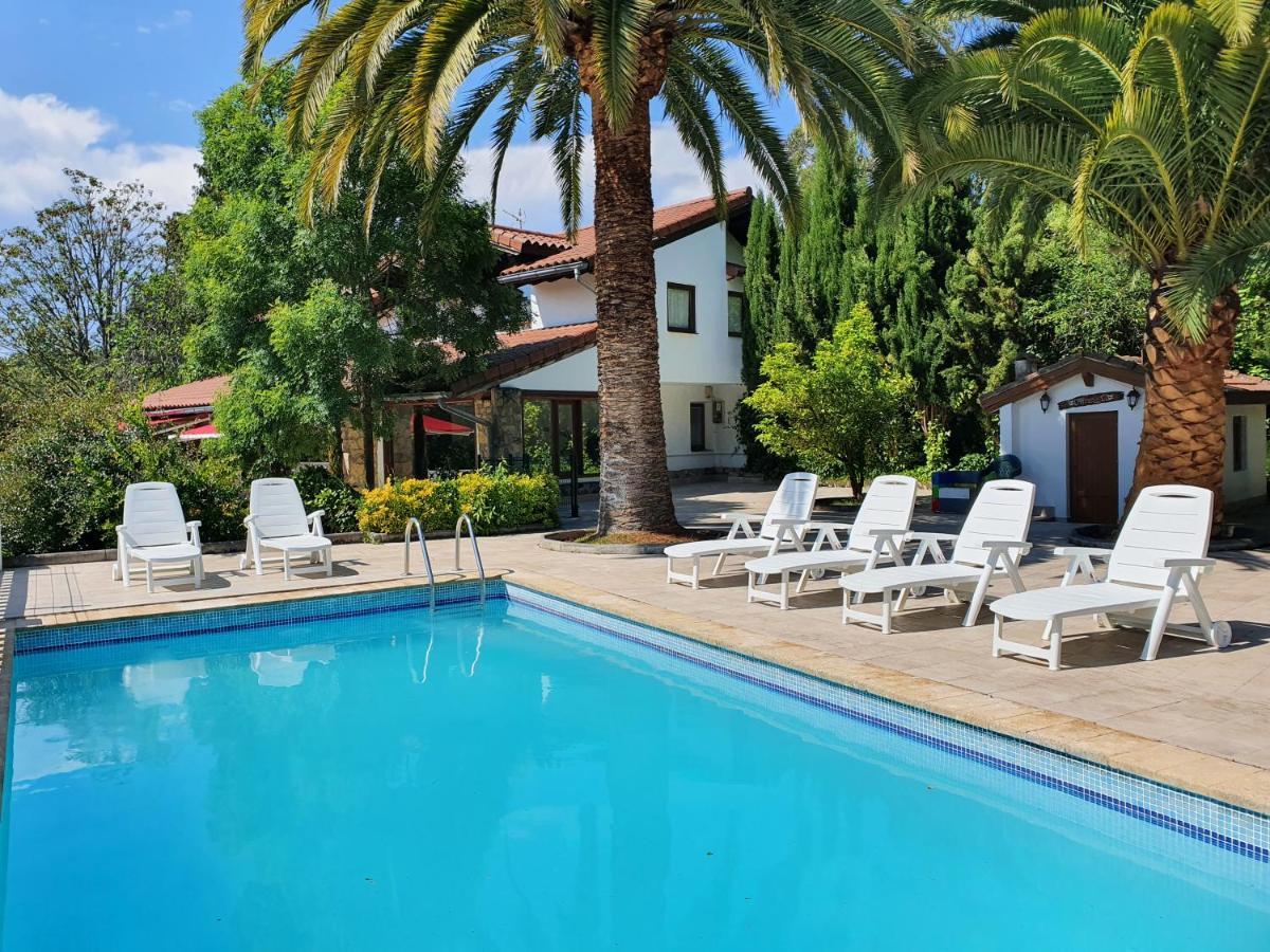 Villa Dreams And Friends On The Coast Of Bilbao. Getxo