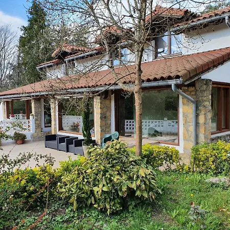 Dreams And Friends On The Coast Of Bilbao. Villa Getxo Exterior photo